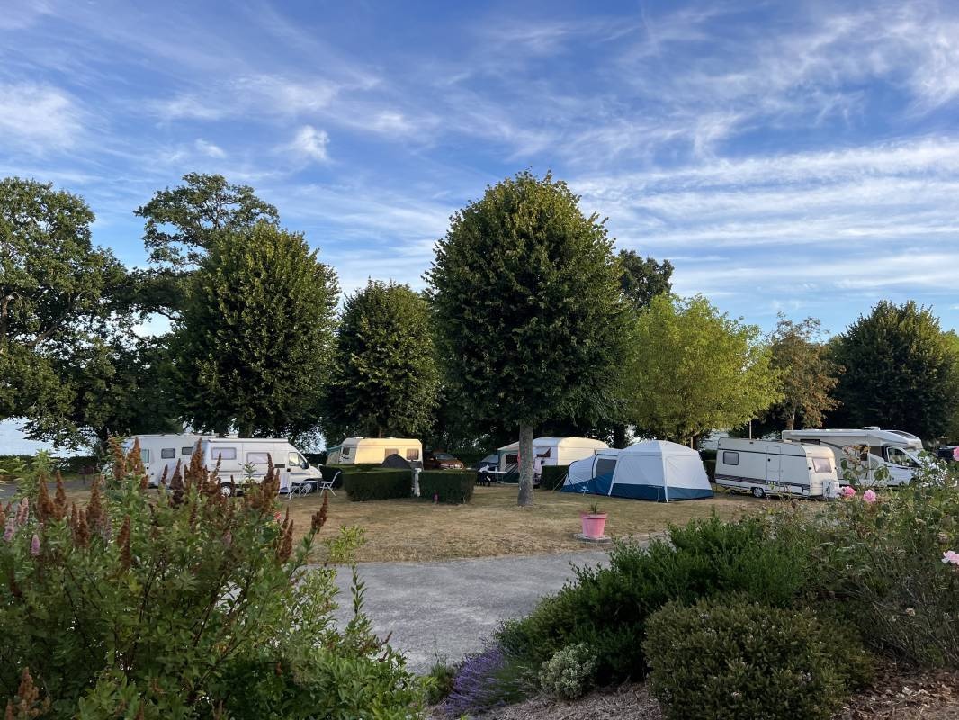 Camping Les Rives du Lac *** — Sítio de acampamento in Châtillon-en-Vendelais / Bretagne
