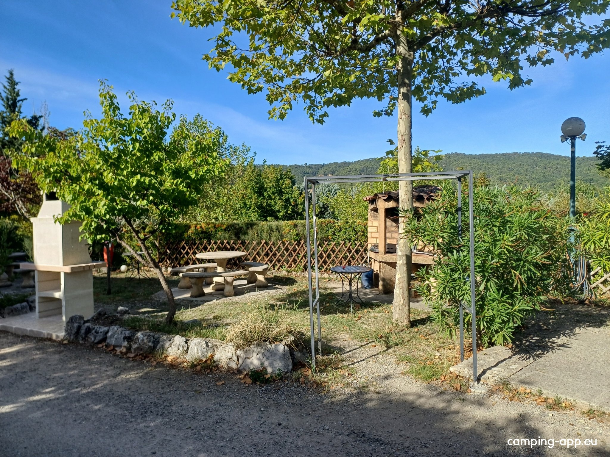Camping Le Vieux Colombier *** — Camping Site in Moustiers-Sainte-Marie
