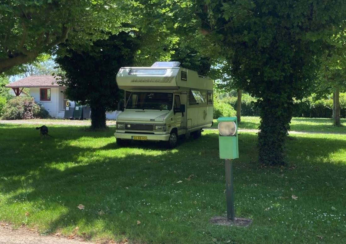 Stellplatz du Vieux Moulin — Campervan Site in Aiguillon