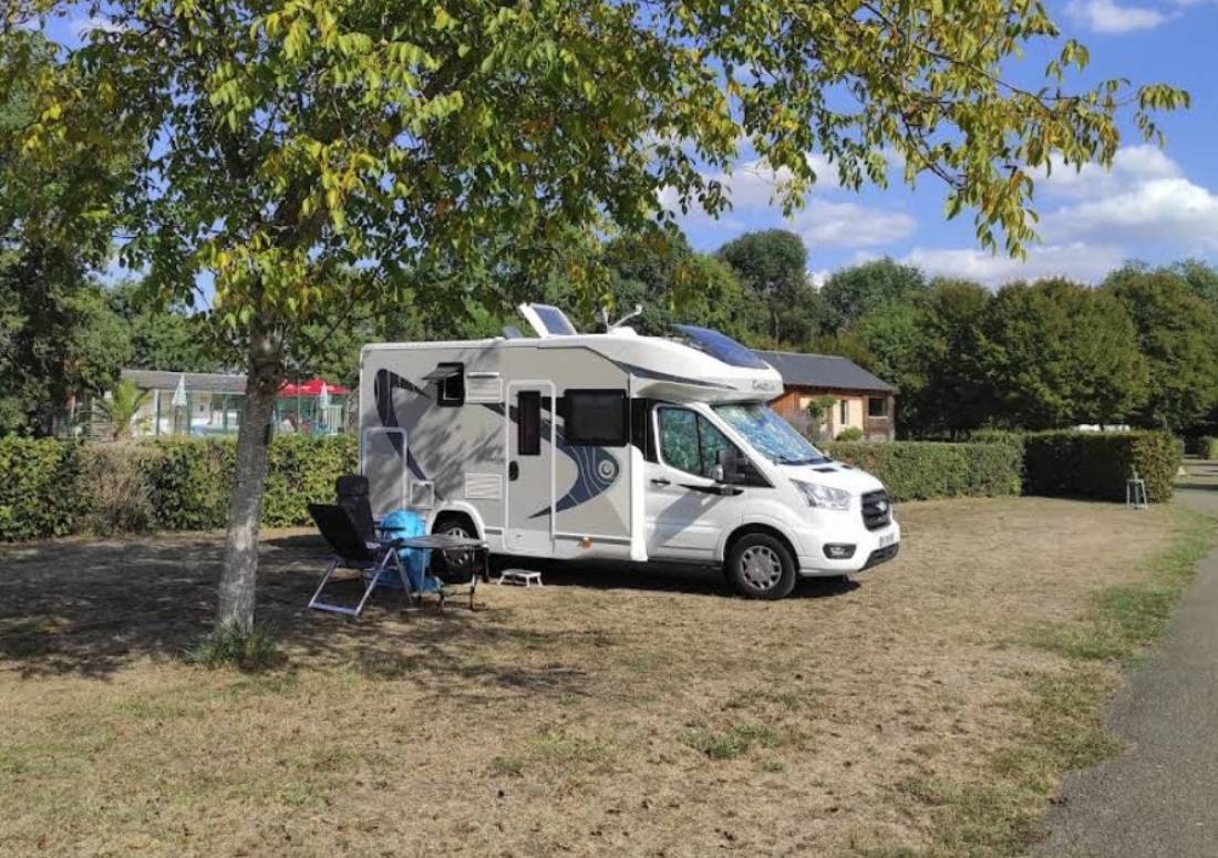Camping du Vieux Moulin — 露营地 in La Chartre-sur-le-Loir