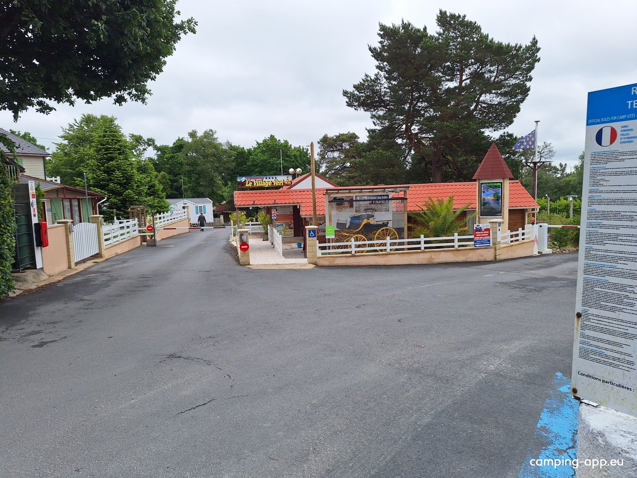 Camping Le Village Vert — Camping in Tollevast