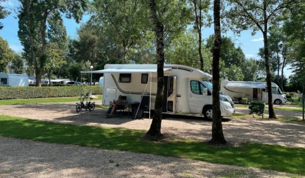 Castel Camping Château de l'Epervière — Photo 2