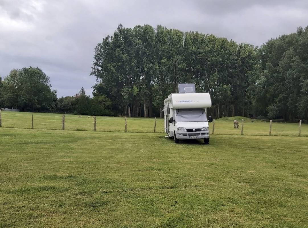 Camping à la Ferme de Secouray — Area da campeggio in Nottonville