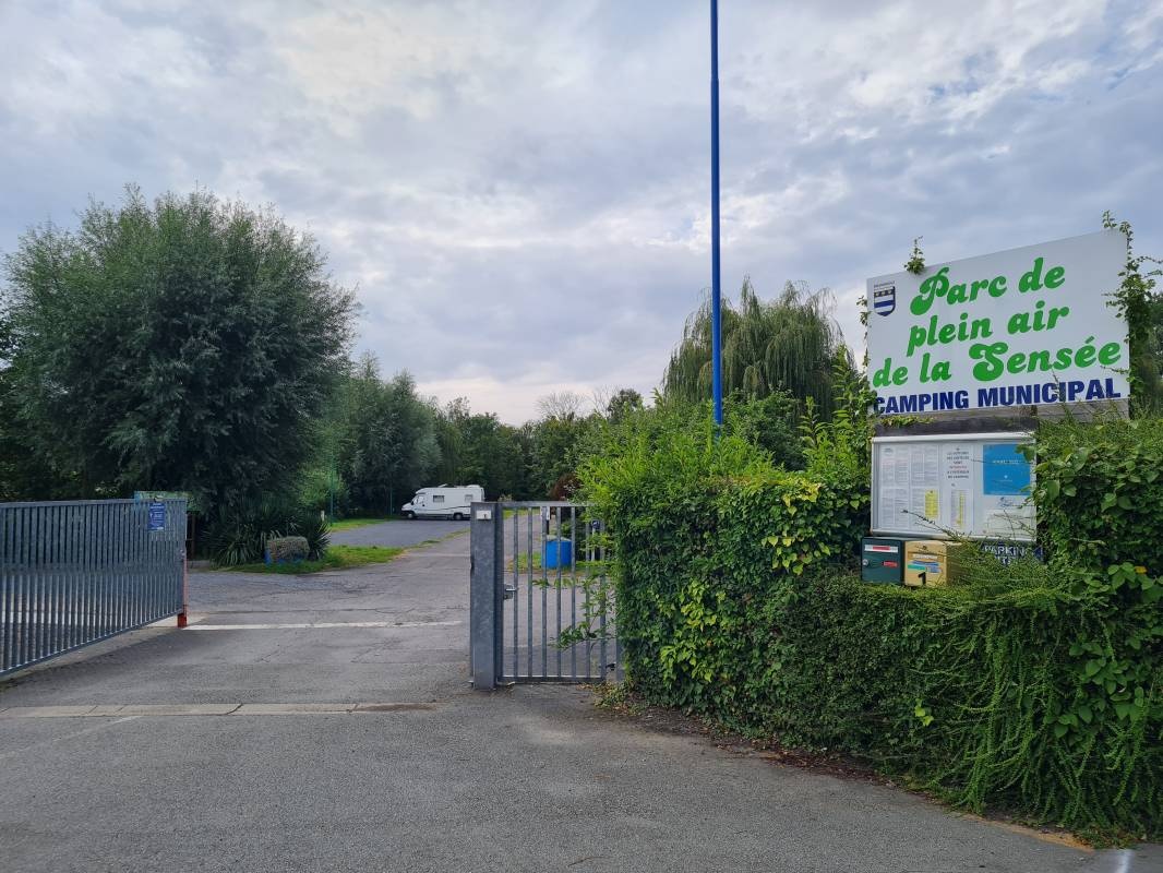 Camping Municipal Parc de plein air de la Sense — Campingplatz in Brunémont