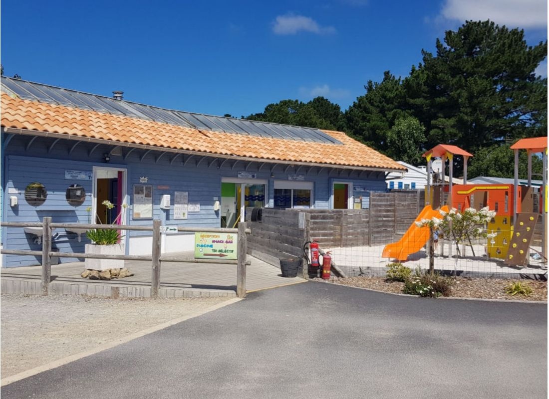 Camping du Vieux Château Tharon Plage — Campingplass in Saint-Michel-Chef-Chef (Tharon Plage)