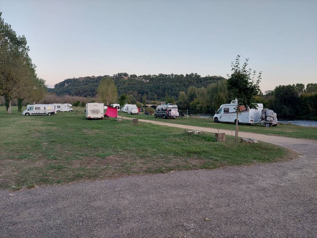 Camping La Verte Rive — Campingplats in La Roque-Gageac