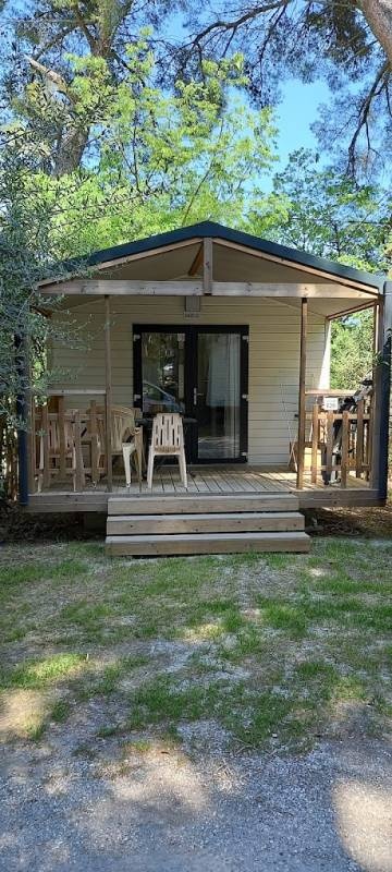 Camping La Pinède *** — Campingplats in Cornillon-Confoux