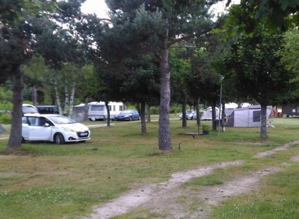 Camping Plaine De La Loire — Photo 2