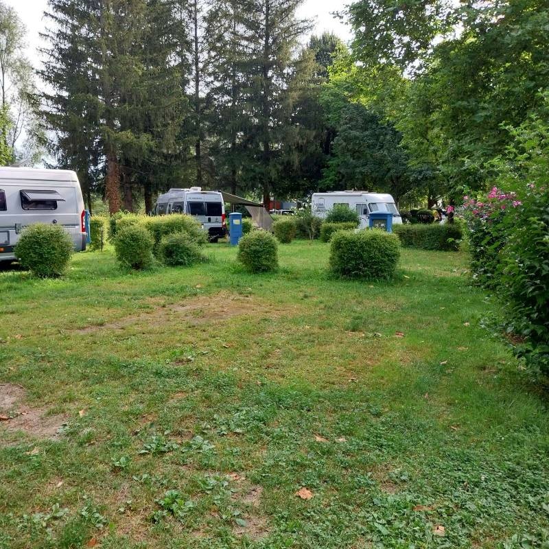 Camping de Besançon *** — Kemping in Chalezeule / Auvergne-Rhône-Alpes