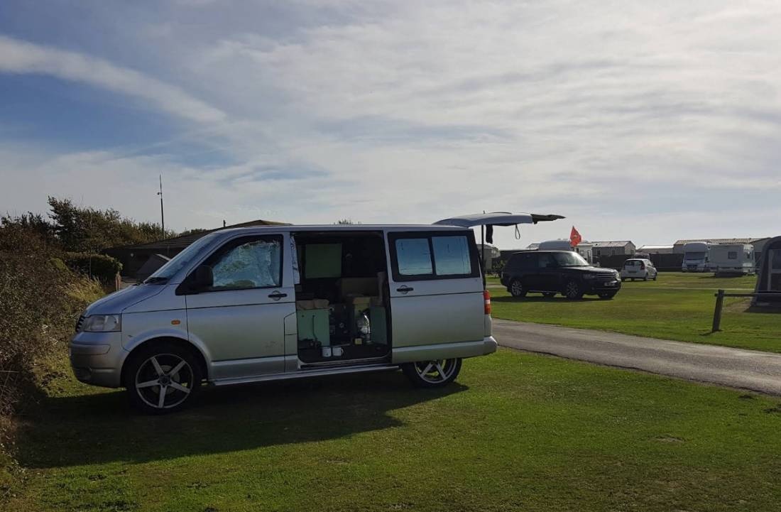 Scotts Farm Camping Site — Campingplass in West Wittering
