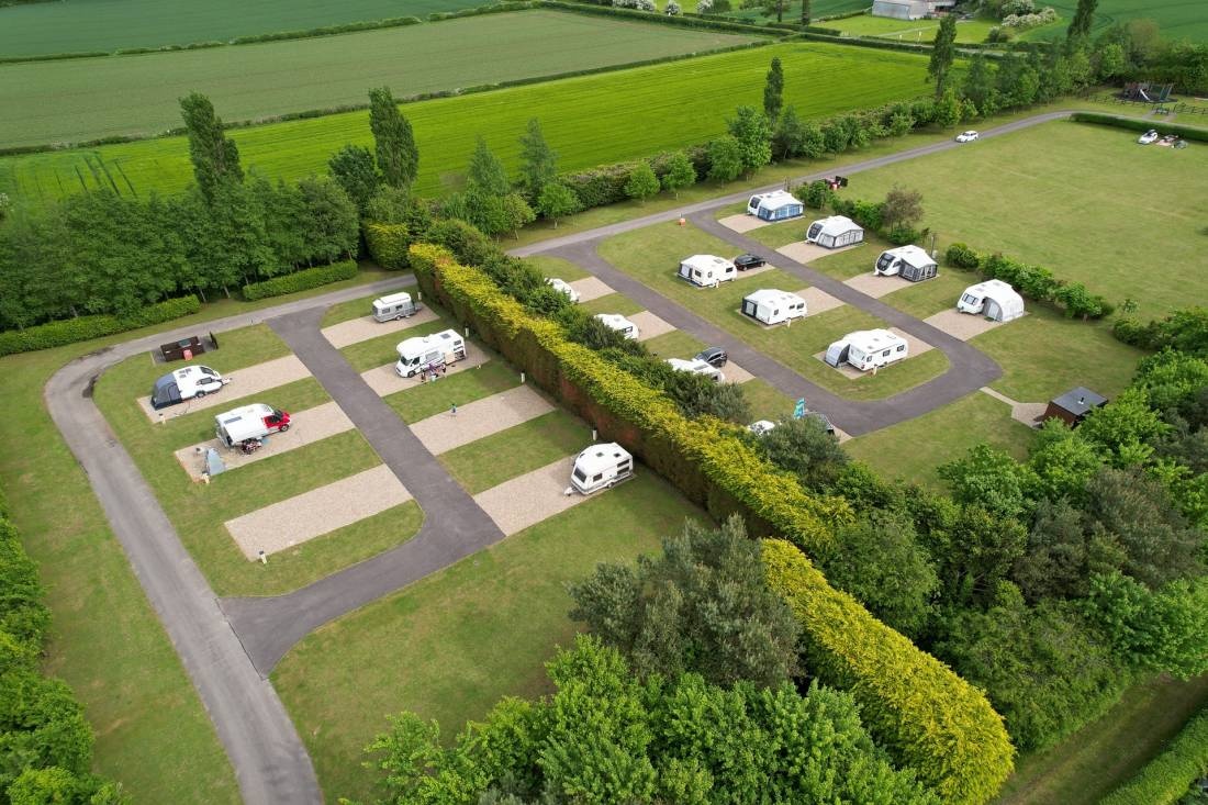 Robin Hood Caravan Park — Kemping in Slingsby, York