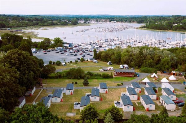 Riverside Holidays — Photo 2