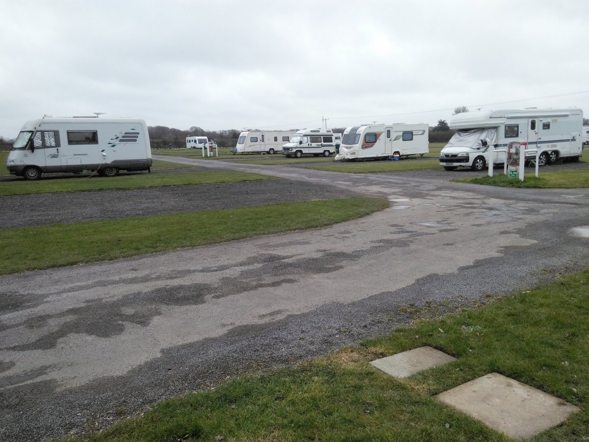 Sunnydale Farm Campsite — Camping in Netley Abbey/Southampton / England