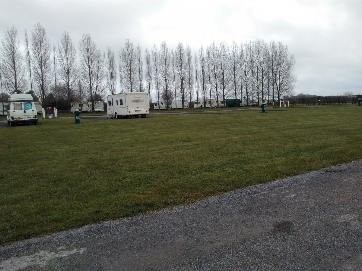 Sunnydale Farm Campsite — Camping in Netley Abbey/Southampton / England