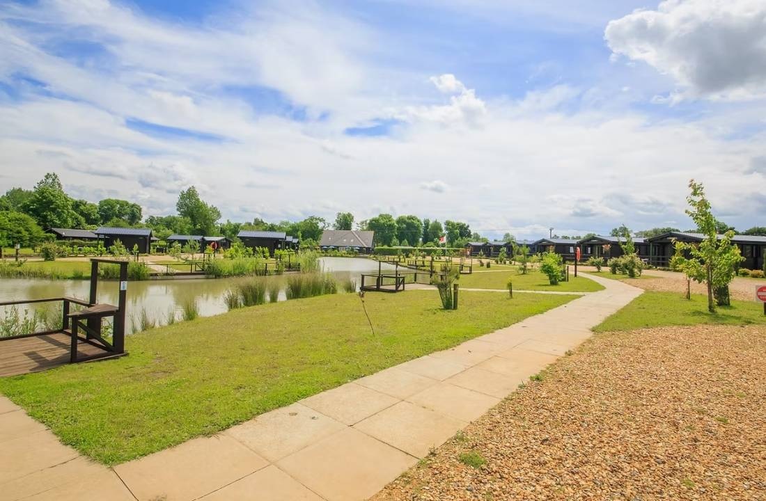 Henlow Lakes & Riverside Ltd — Sítio de acampamento in Henlow / England