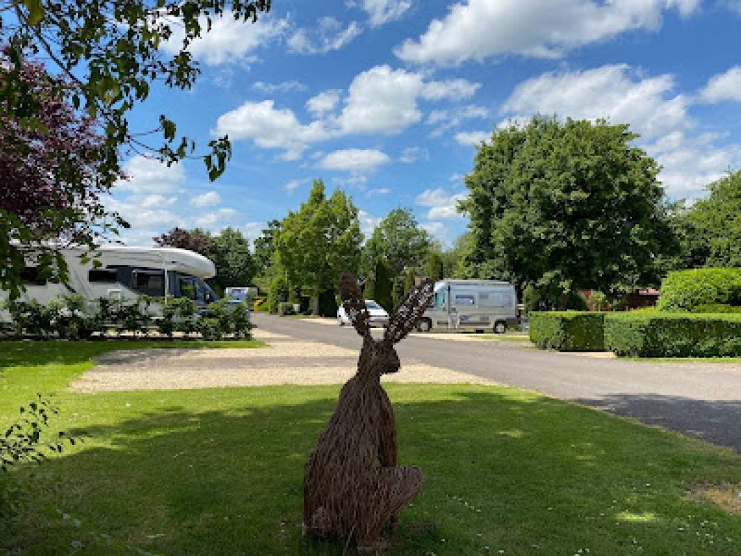 Briarfields Hotel & Touring Caravan Park — Camping in Cheltenham
