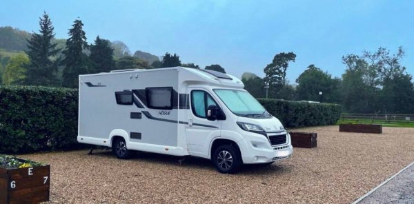 Laneside Caravan Park — Photo 2