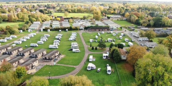 Riverside Caravan Park — Photo 2