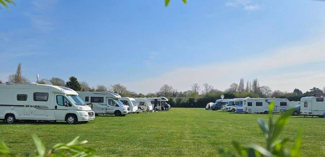 Riverside Caravan Park — Campingplatz in Stratford-upon-Avon / England