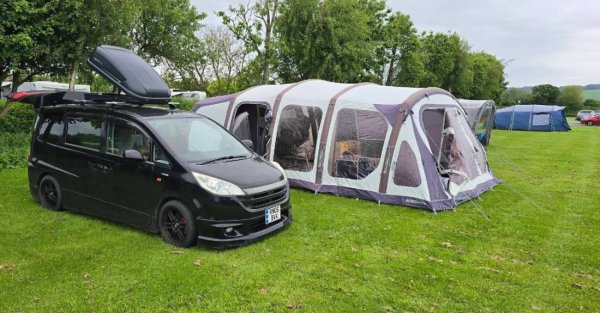 Vale of Pickering Caravan and Camping Park — Photo 4