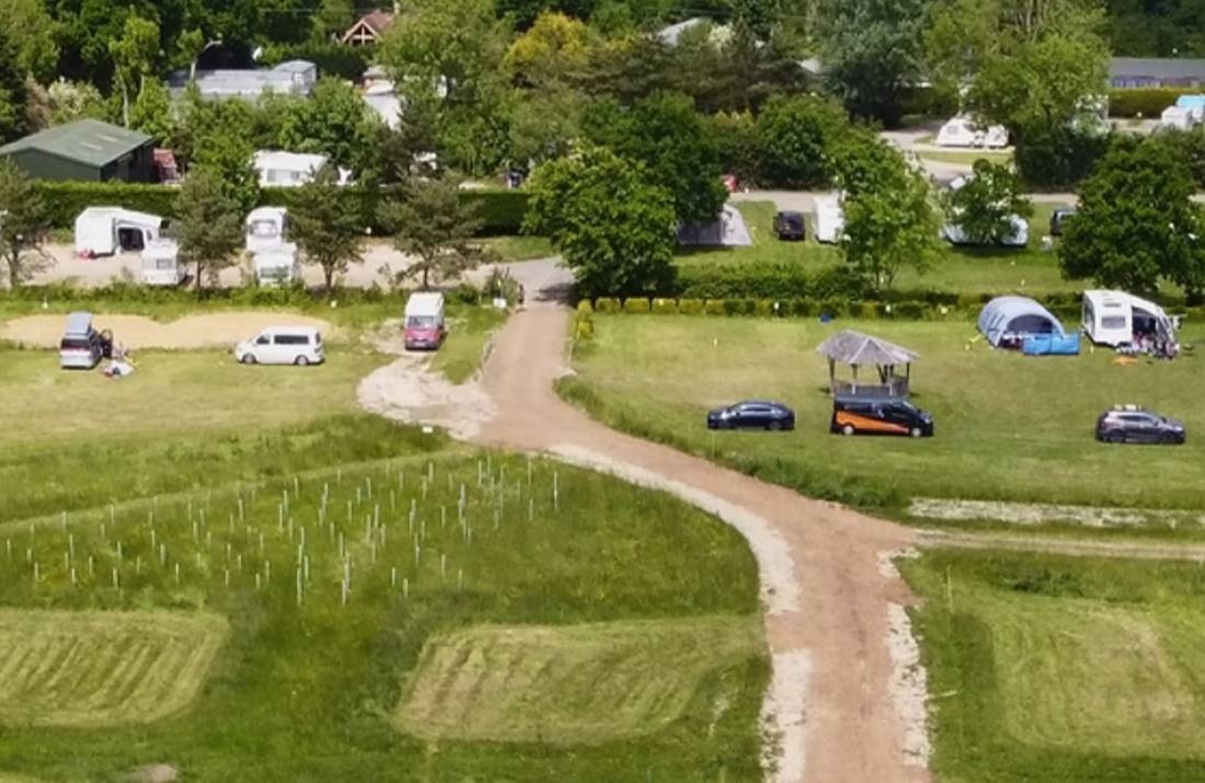 Long Acres Caravan & Camping Park — Cámping in Lingfield / England