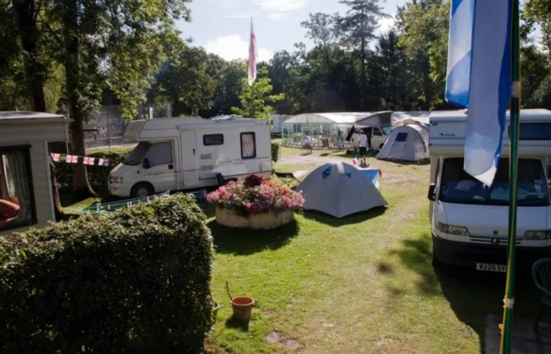 Broadland Naturist Camping — Sítio de acampamento in Stoke Holy Cross