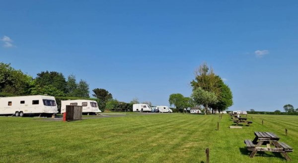 Salcombe Regis Camping & Caravan Park — Photo 4