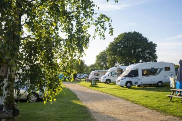 Red Shoot Camping Park — Photo 3