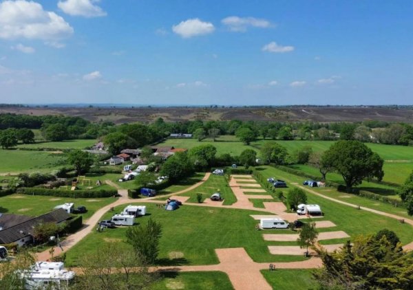 Red Shoot Camping Park — Photo 4