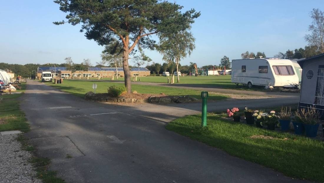 High Moor Farm Caravan Park — Camping in Harrogate / England