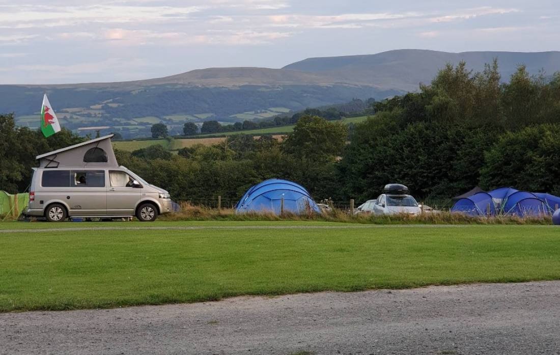 Bishops Meadow Caravan and Camping Park — Kemping in Brecon / Wales
