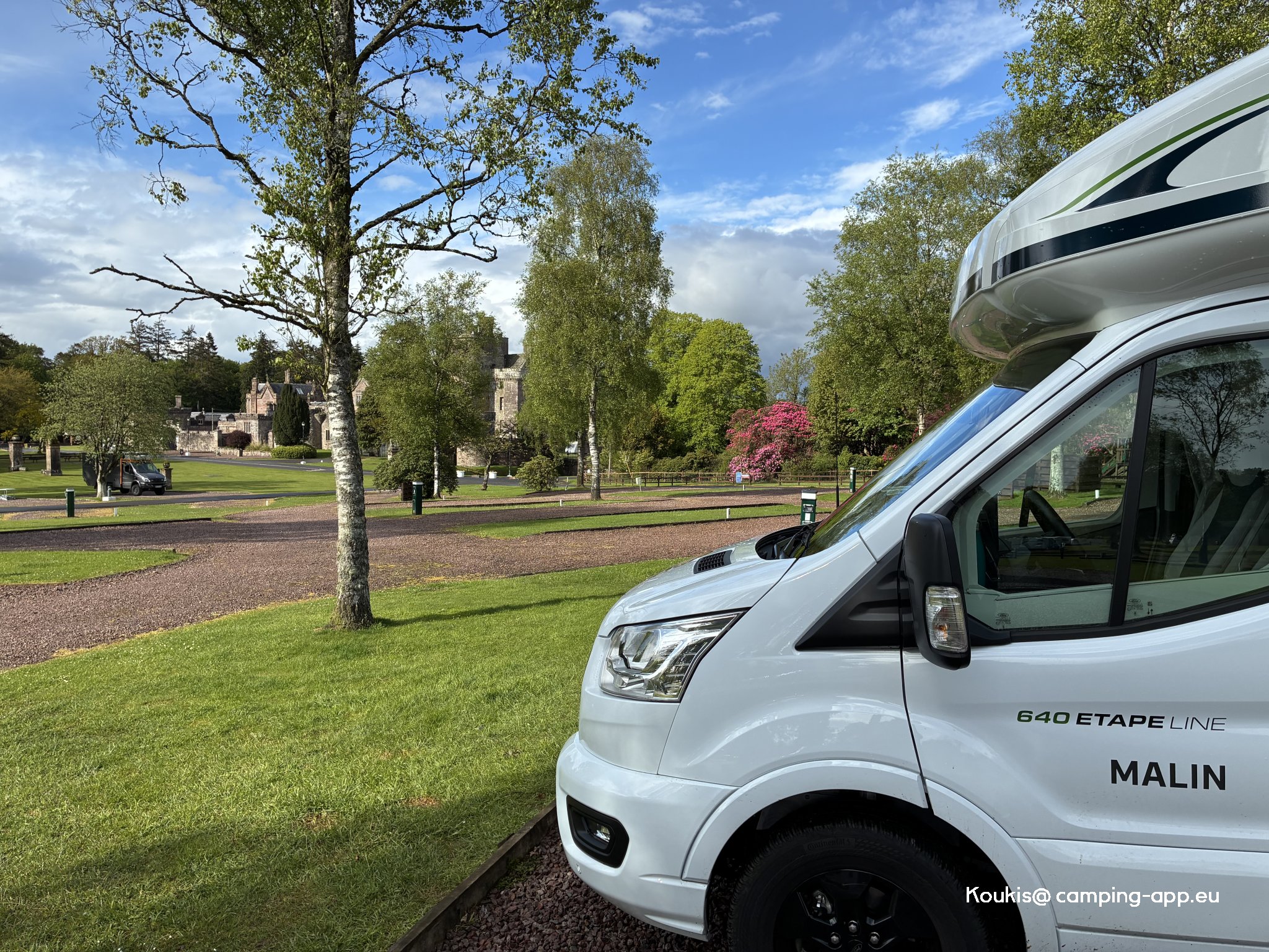 Hoddom Castle Caravan Park — Photo 4