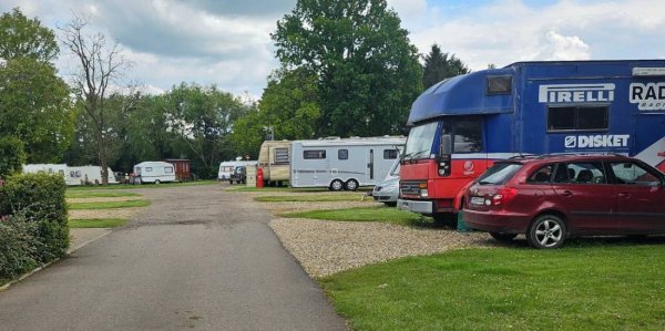 Bright Meadow Caravan Park — Photo 2