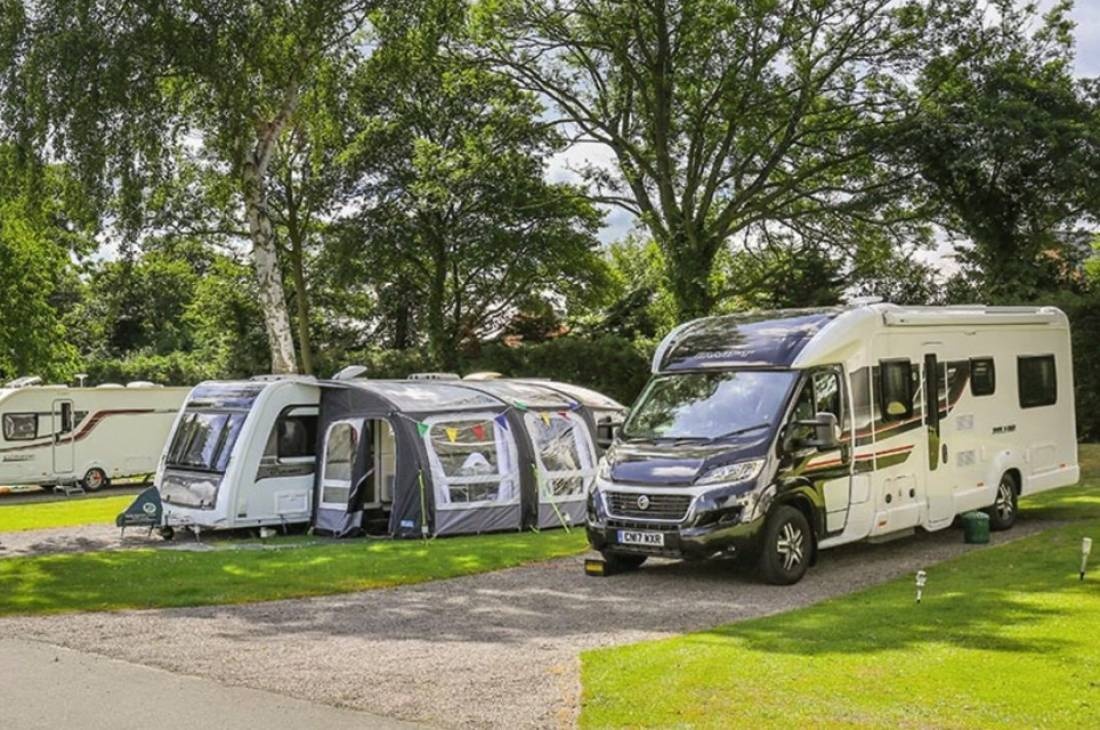 Pearl Lake Country Holiday Park — Camping in Shobdon