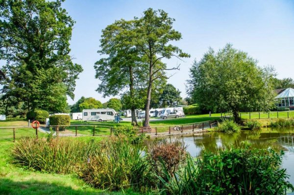 Oxon Hall Touring Park — Photo 3