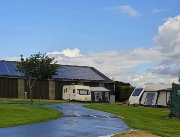 King's Green Caravan Park — Photo 2