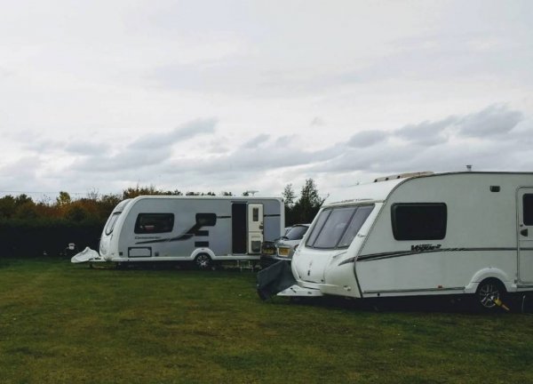 Fen Farm Caravan Park — Photo 2