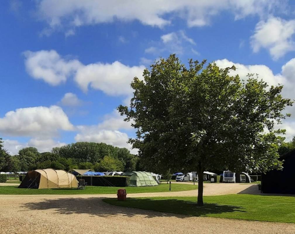 Deer's Glade Caravan and Camping Park — Sítio de acampamento in Hanworth