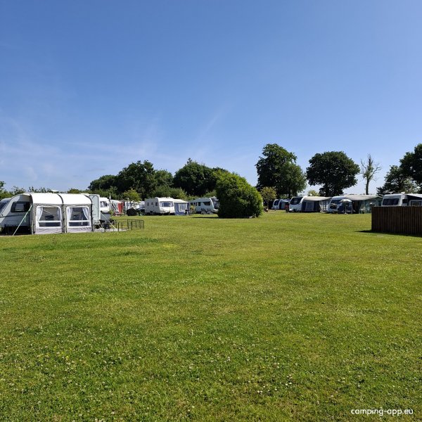 Kings Down Tail Caravan and Camping Site — Photo 4