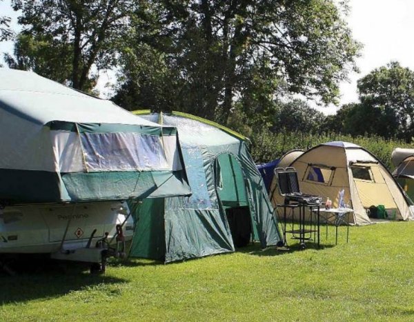 Yorkshire Hussar Inn ] Holiday Caravan Park — Photo 3
