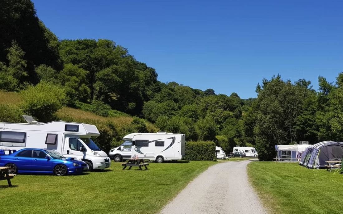 Newberry Valley Touring and Camping Park — Area da campeggio in Combe Martin 
