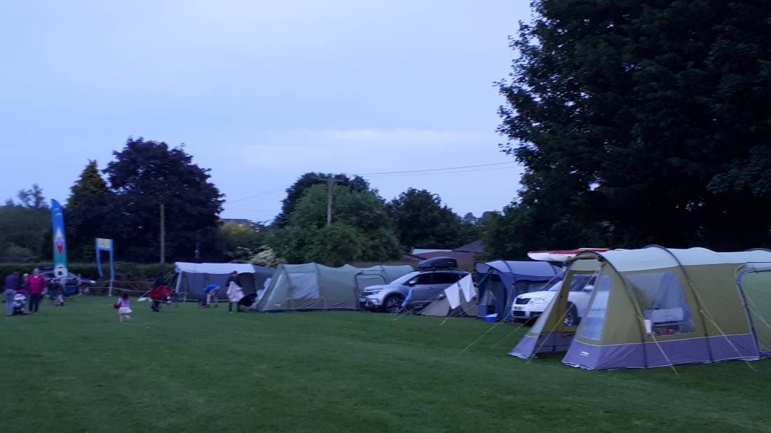 Anita's Touring Caravan, Camping & Holiday Cottages — Camping in Mollington/Banbury/Oxon / England