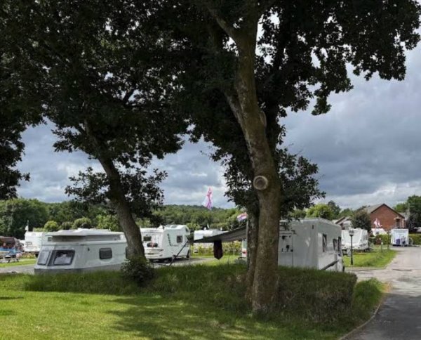 Riverside Caravan Park — Photo 2