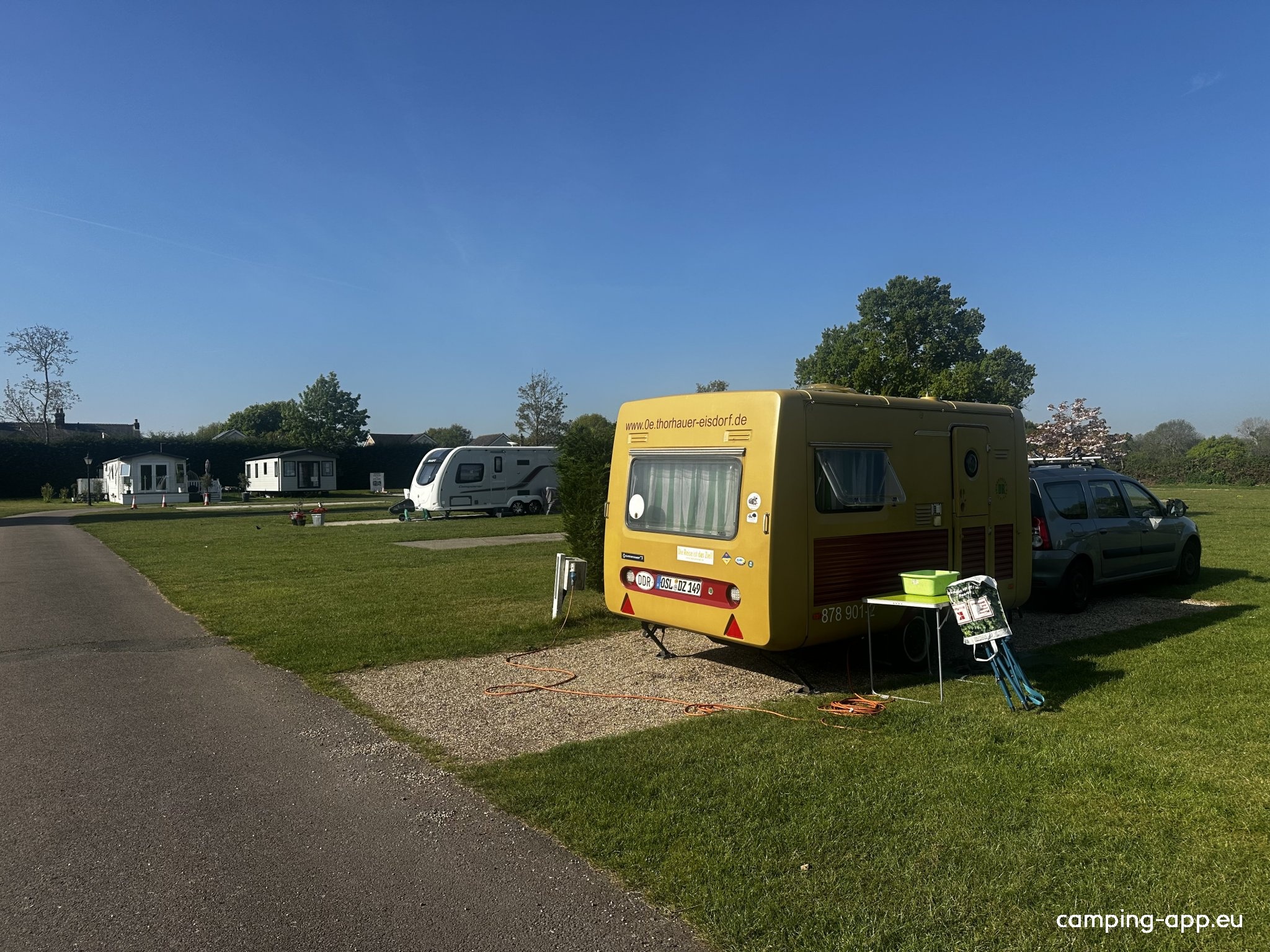 Strangers Public House & Strangers Caravan and Camping Park — Kemping in Bradfield (Essex) / England