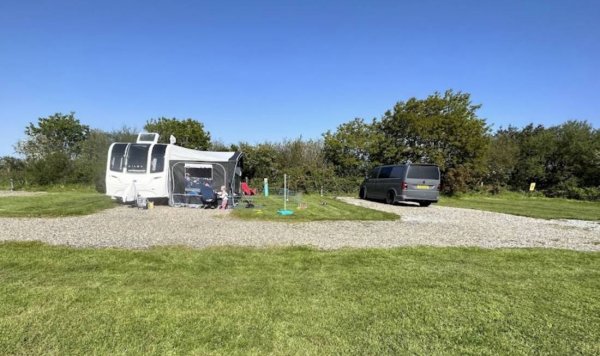 Hungerford Farm Touring Caravan & Motorhome Park — Zdjęcie 2