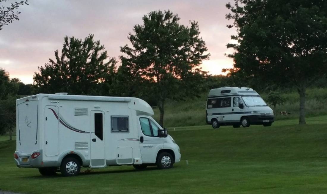 Sytche Caravan And Camping park, Much Wenlock — Kamp yeri in 