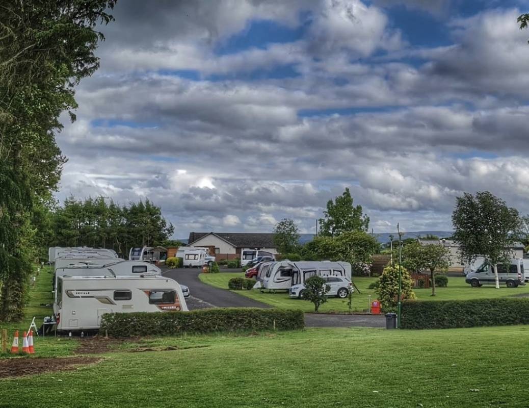 Five Roads Caravan Park — Kemping in Alyth/Blairgowrie 