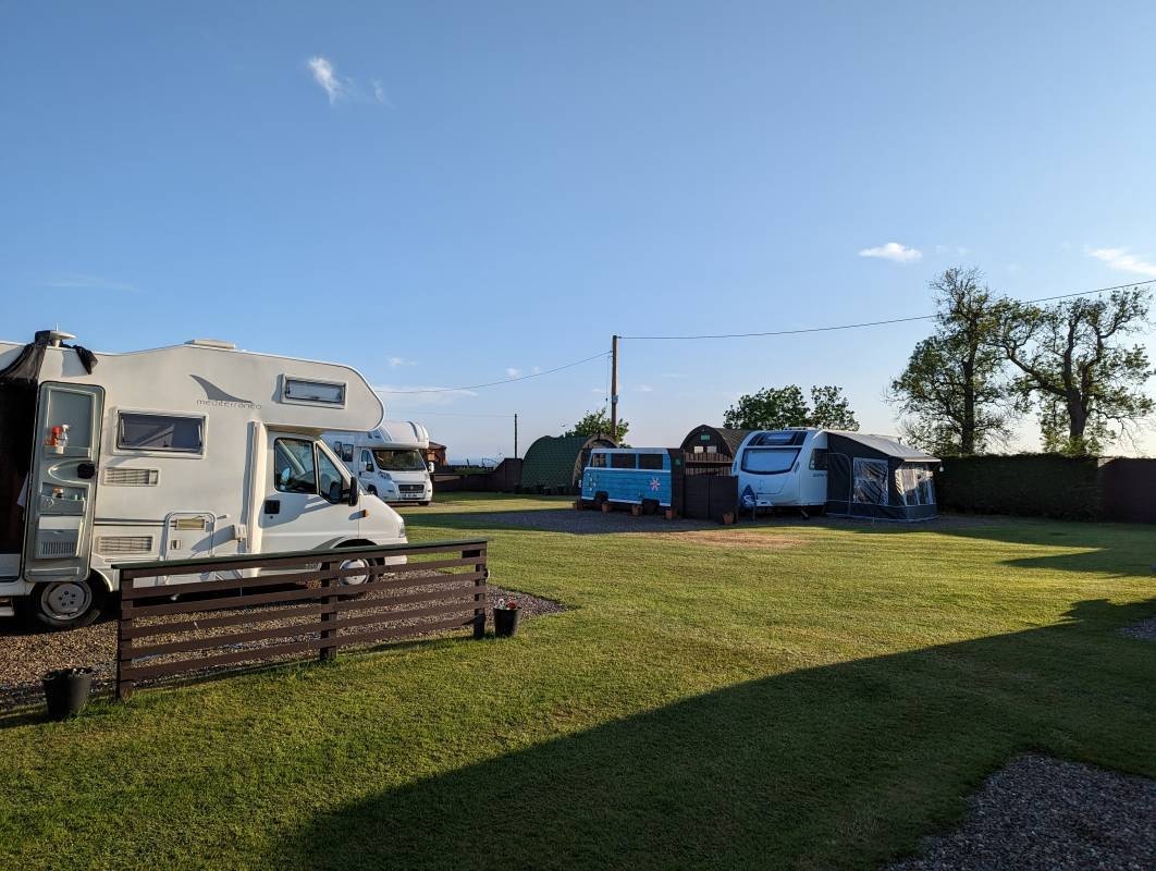 Woodland Gardens Caravan & Camping — Sítio de acampamento in  / Scotland
