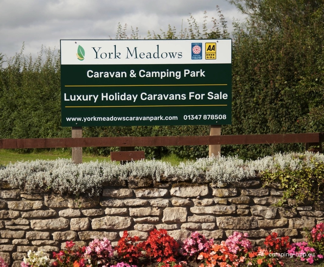 York Meadows Caravan & Camping Park — Campingplatz in Sheriff Hutton / England