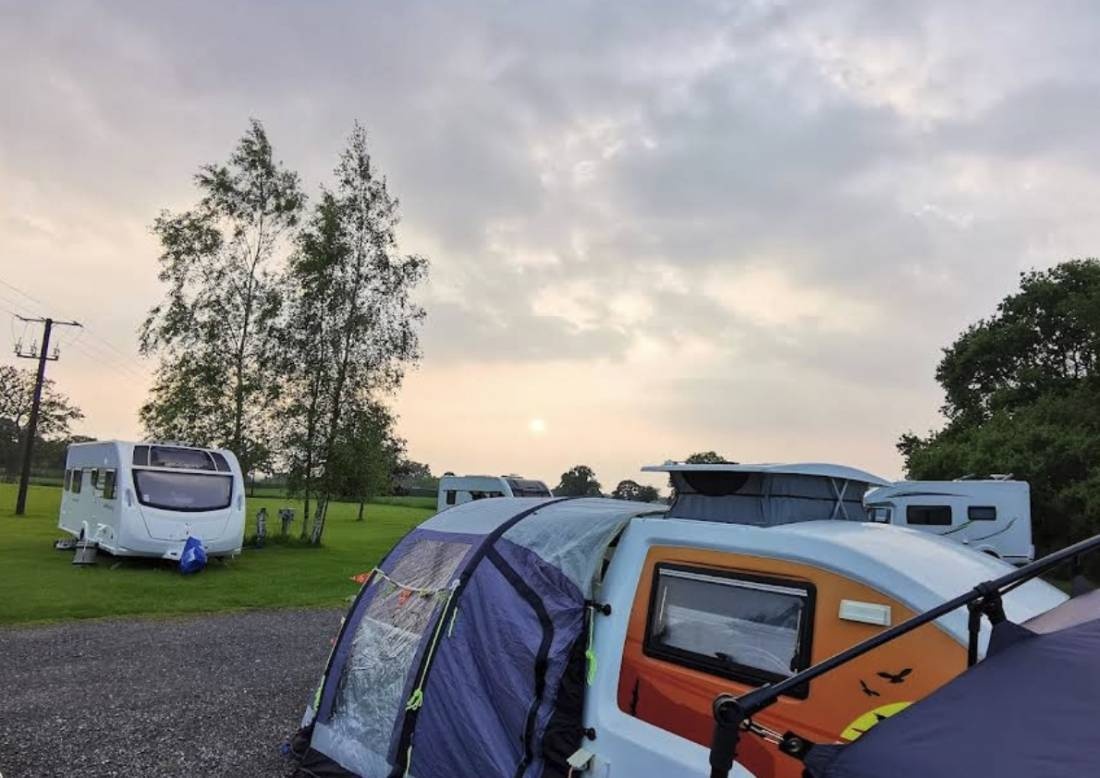 Shrewsbury Arms — Campingplads in Little Budworth/Tarporley / England